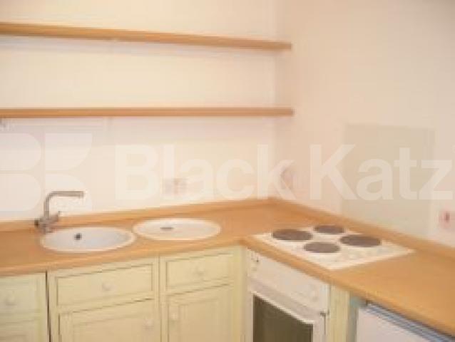 			1 Bedroom, 1 bath, 1 reception Flat			 Braiston Mews East, MARYLEBONE W1